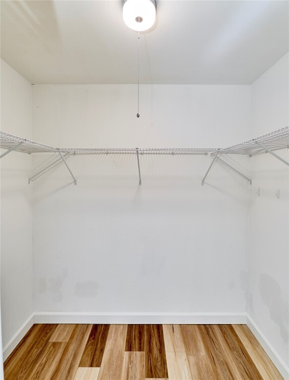 Building Photo - 2402 Savoy Dr