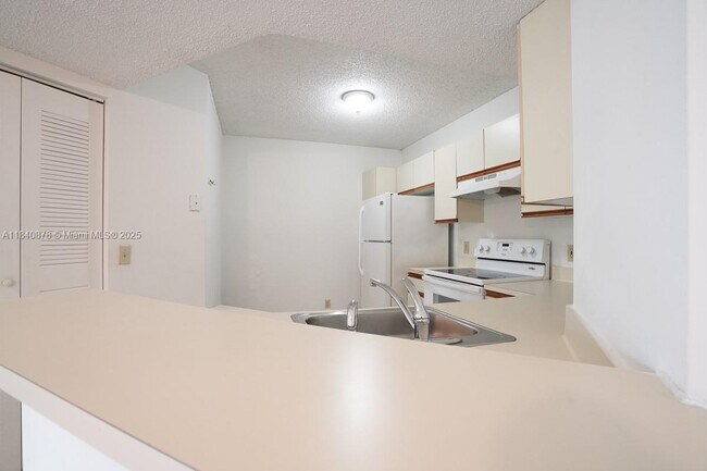 Building Photo - 9033 Wiles Rd