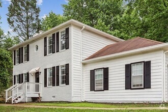 Building Photo - 3 bed 3 bath in Jonesboro!