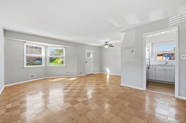 Building Photo - 16 D Essex Pl