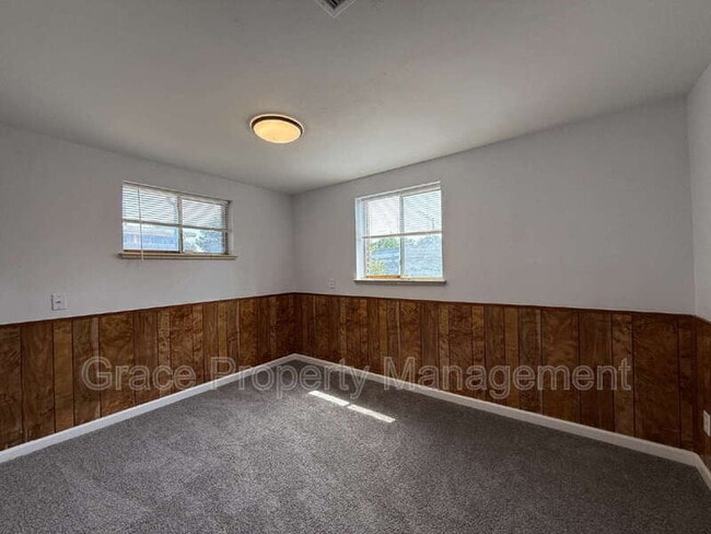 Building Photo - 1300 Quari St