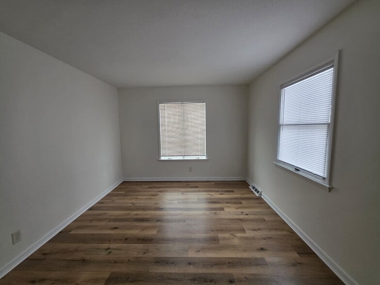 Building Photo - 4054 Stonehenge Dr