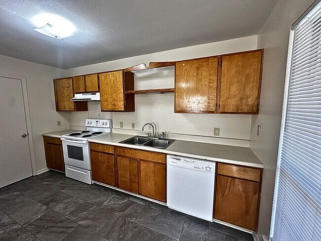 Building Photo - 111 Mallard Dr