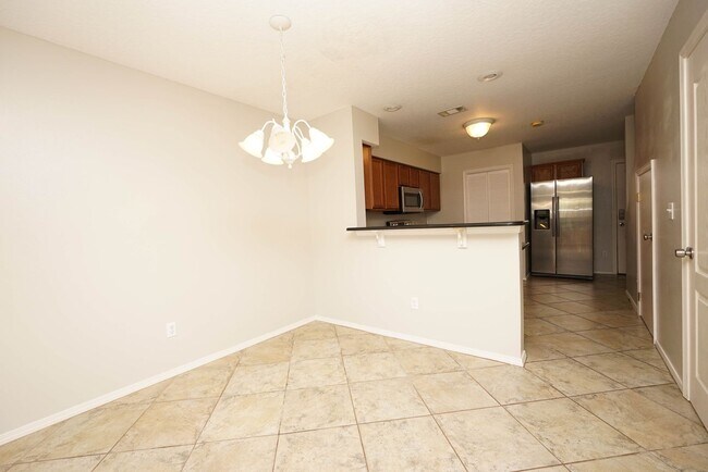 Building Photo - Two bed townhome in Bluewater with a Commu...