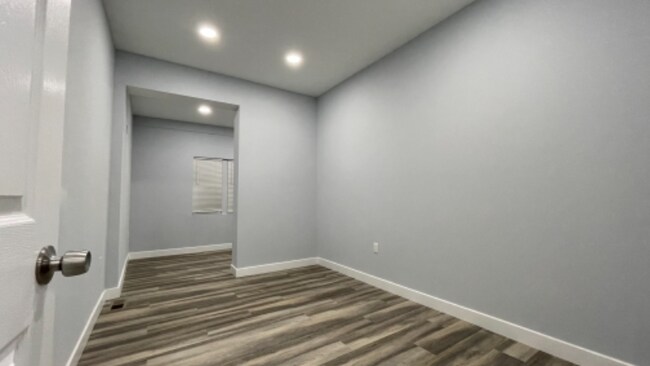 Building Photo - 7953 Burholme Ave