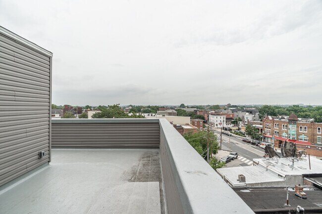 Building Photo - 421 N 39th St