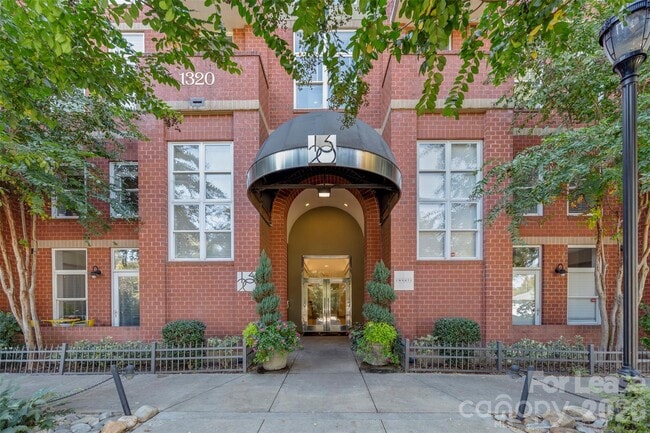 Building Photo - 1320 Fillmore Ave