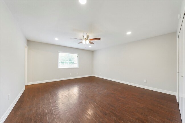 Building Photo - 6630 Tara Dr