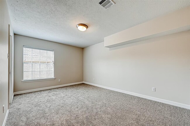 Building Photo - 18 Turtle Creek Manor