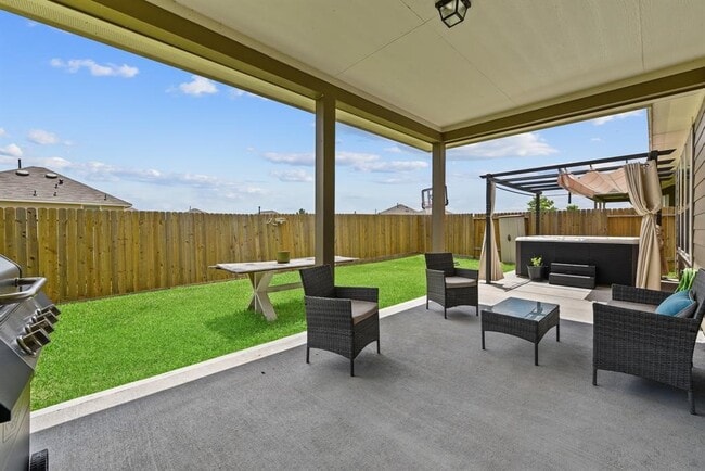 Building Photo - 13096 Laura Lake Dr