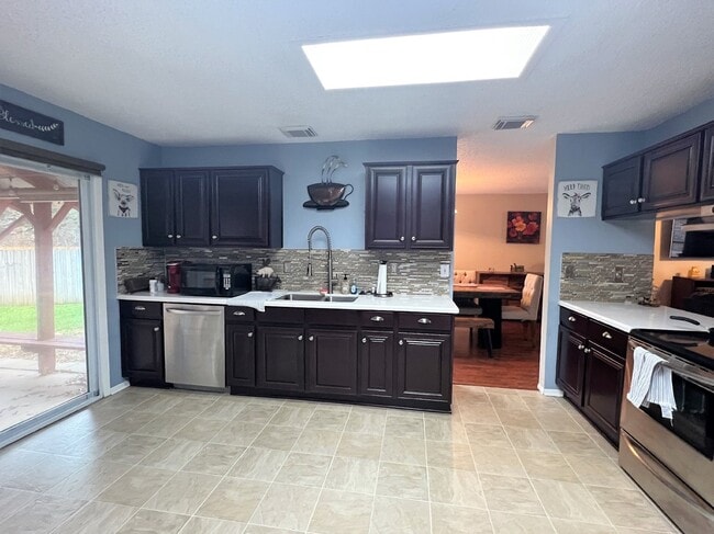 Building Photo - 7543 Prairie Lace