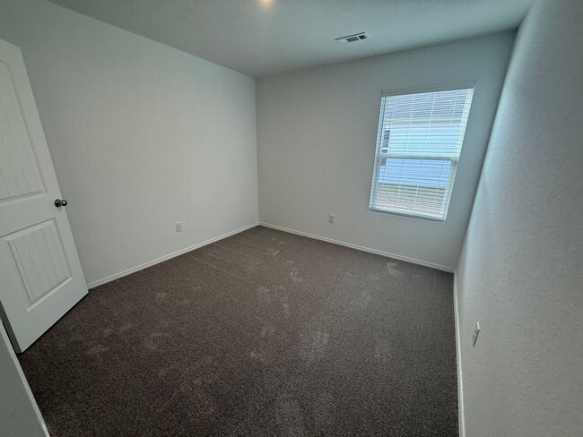 Building Photo - 200 Sarah Alyse Ln