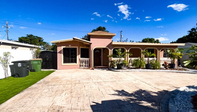 Building Photo - 12255 NW Miami Ct