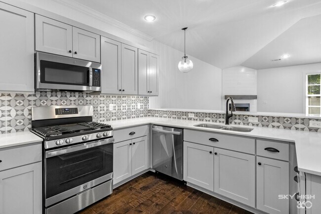 Building Photo - 2196 N Woodlark Ln