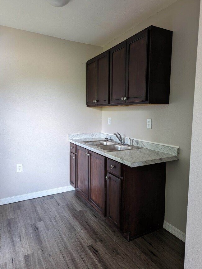 Building Photo - 1036 Ola Dr
