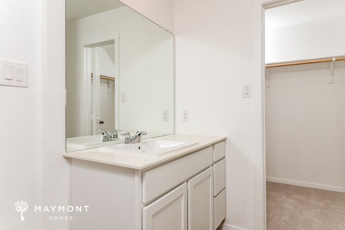 Building Photo - 518 Paul Cyn