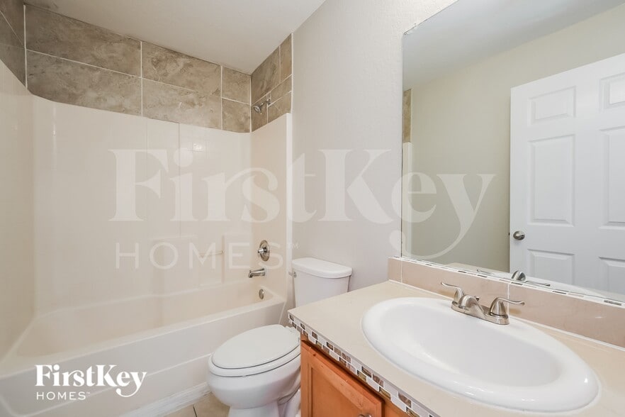 Building Photo - 414 Willowbrook Dr