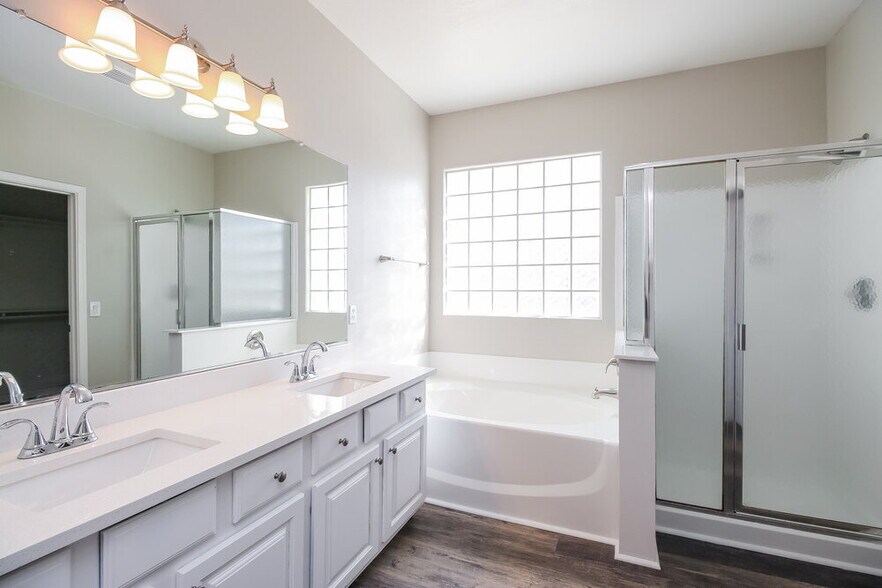 Building Photo - 4045 E Trigger Way