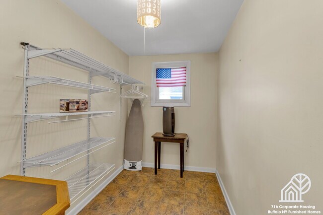 Building Photo - Furnished 2-Bedroom Apartment in Cheektowaga