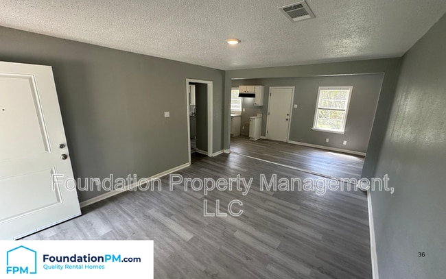 Building Photo - 4995 Stacey Rd