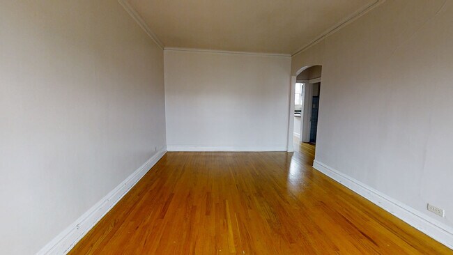 Building Photo - 822 Reba-2N