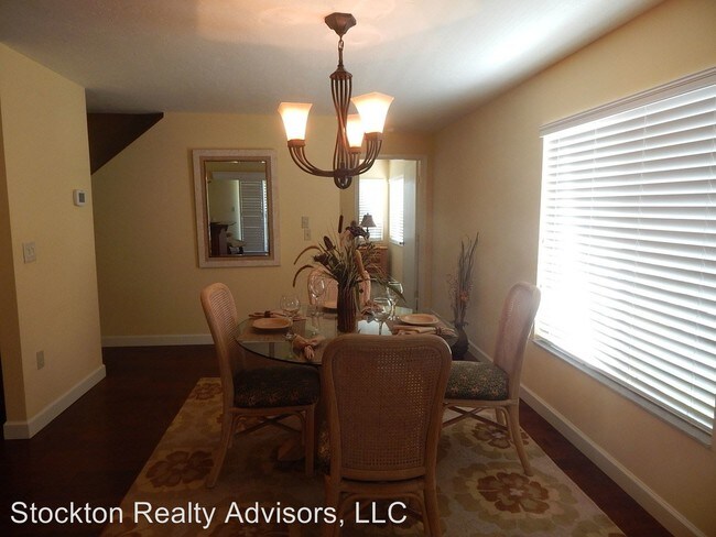 Building Photo - 2 br, 2 bath House - 109 Bayshore Dr. Unit 10