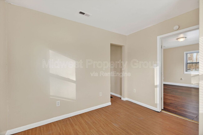 Building Photo - 159 Barto Dr