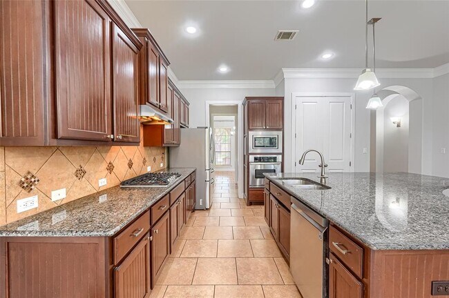 Building Photo - 4006 Gloucester Dr