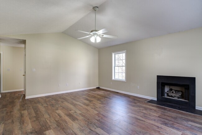 Living Room - 216 Windsor Ct