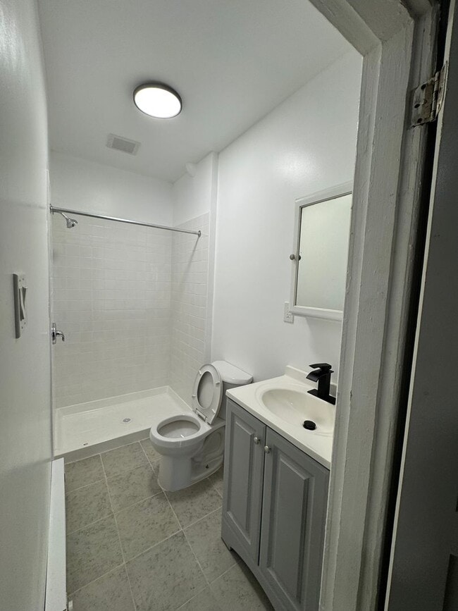 Building Photo - 844-846-846 N 7th St