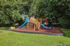 Building Photo - 126 Coachlight Square