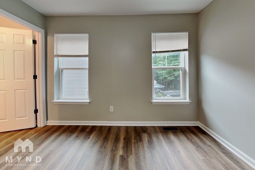 Building Photo - 417 E Hinton St