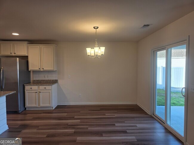 Building Photo - 234 Bellflower Cir