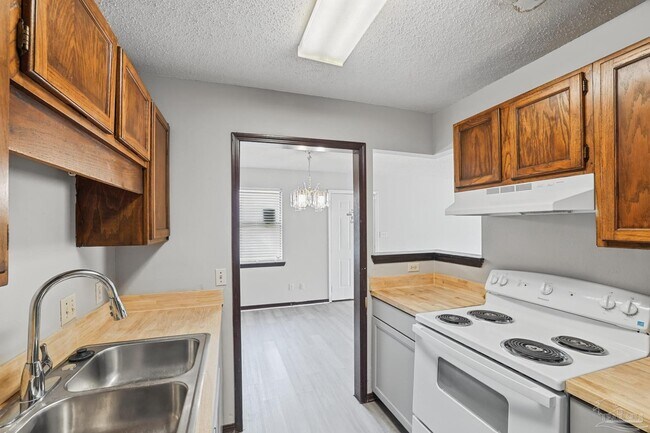 Building Photo - 455 Stara Cir