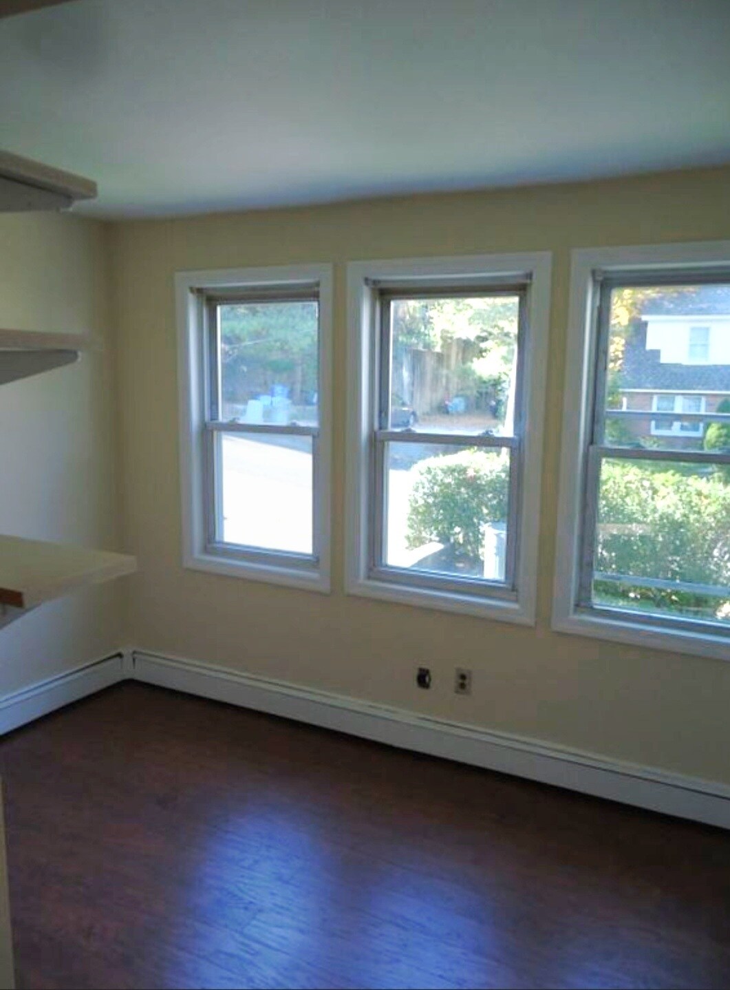 Building Photo - 6 Intervale Ave