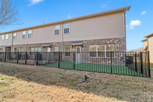 Building Photo - 708 Amber Dr