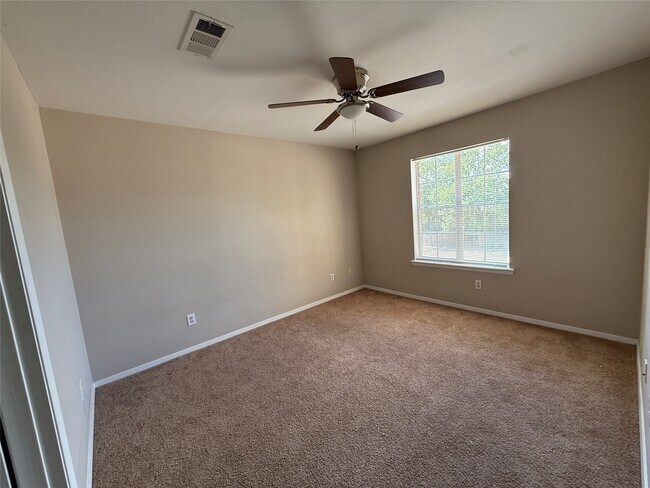 Building Photo - 10007 Emerald Creek Dr