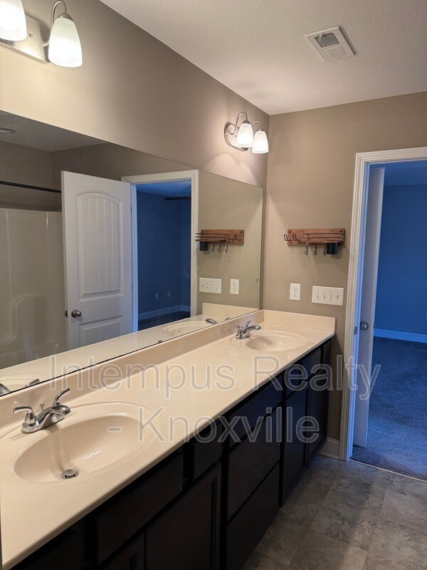 Building Photo - 2415 Flannery Way