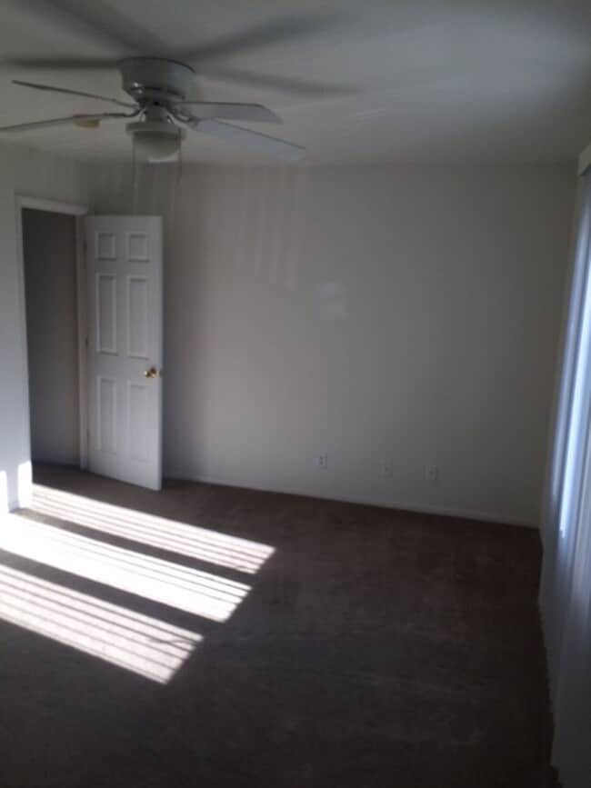 Building Photo - 5541-5547 Christopher Ct