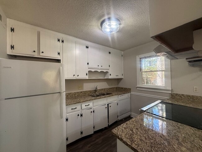 Building Photo - 118-122