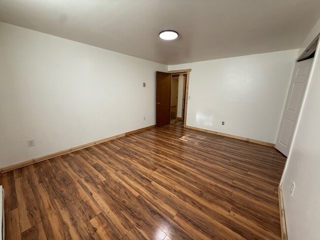 Building Photo - 545 Coulee Dr