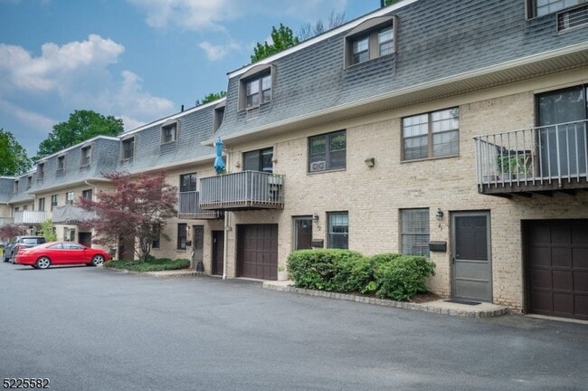 Building Photo - 768 Springfield Ave