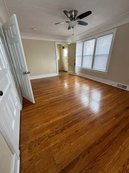 Living Room/Bedroom - 829 Miller Ave