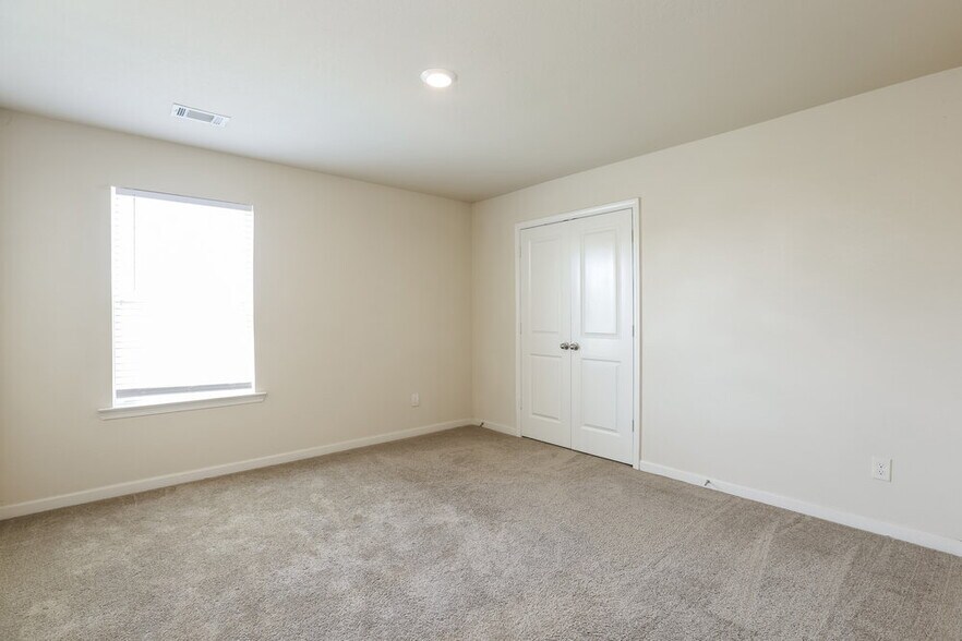 Building Photo - 3343 Clawing Hawk Way