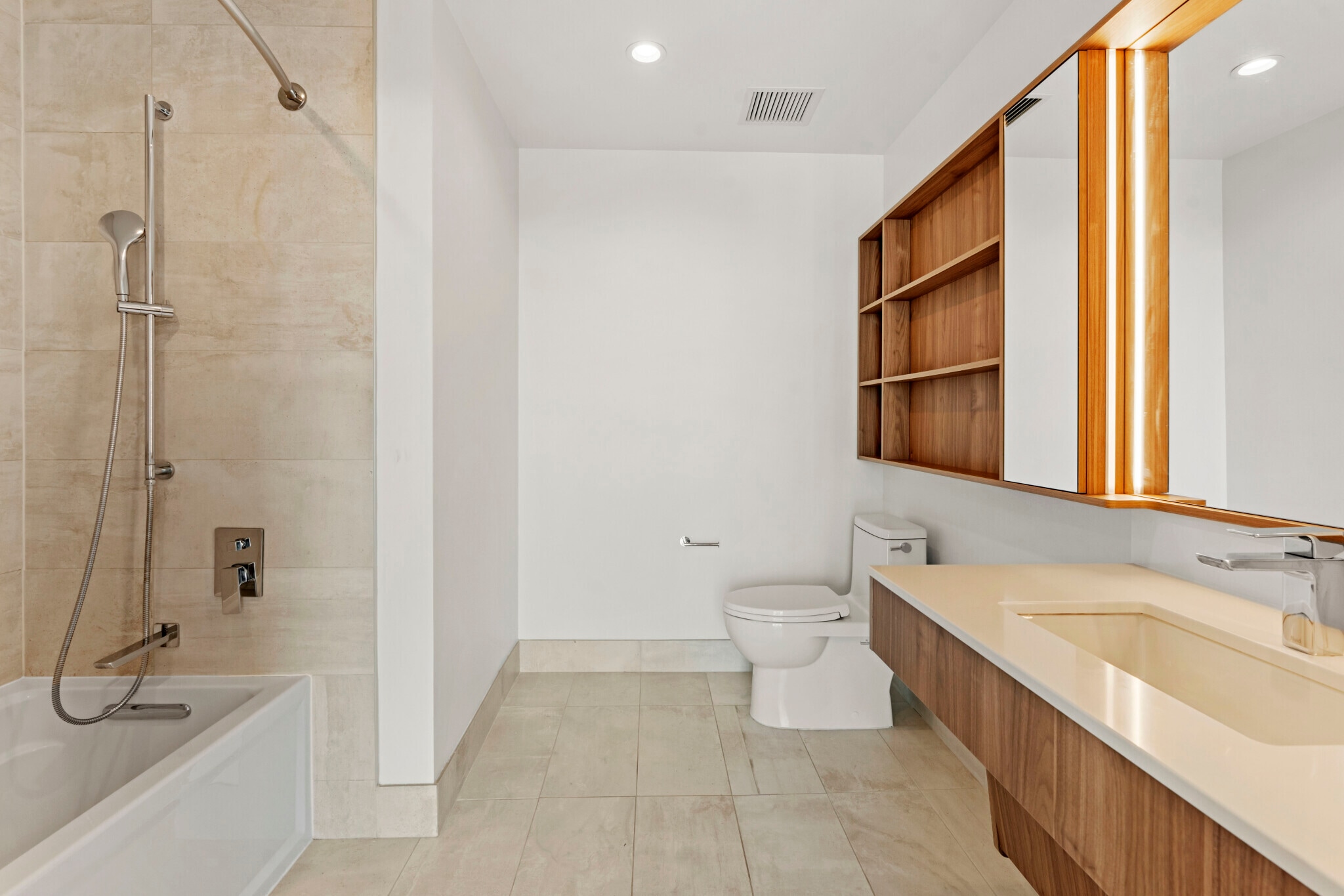 Building Photo - 302 W Hill St