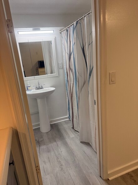 Full Bath with Large Medicine Cabinet and Tub - 201 Ridge Ave