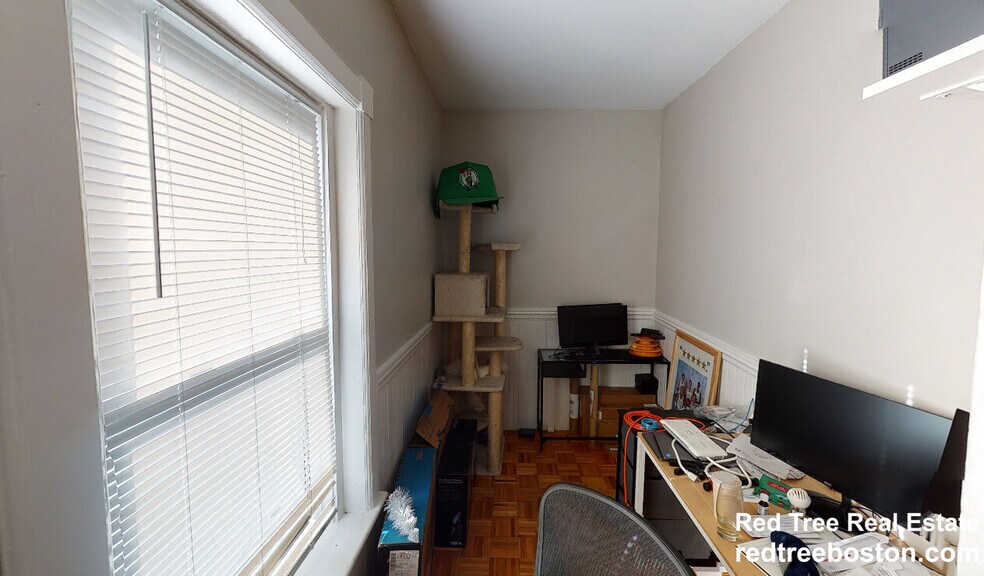 Building Photo - 904 Massachusetts Ave