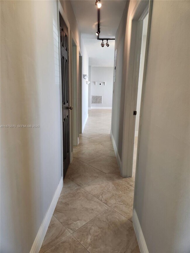 Building Photo - 10990 SW 57th St