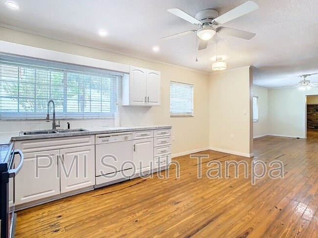 Building Photo - 9960 US-98