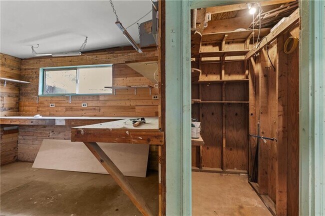 Building Photo - 2634 Birch St